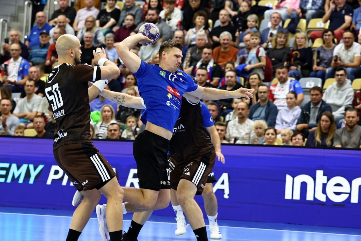 Trzy czerwone kartki w Opolu! Industria Kielce rozbiła Corotop Gwardię