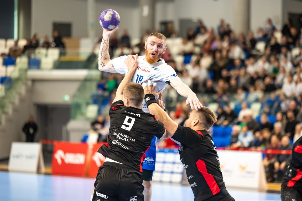 Zacięty mecz w Mielcu zakończony zwycięstwem Piotrkowianina po rzutach karnych